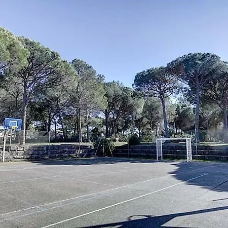 Apartment Studio 4 Personnes, Climatise, Rez De Jardin